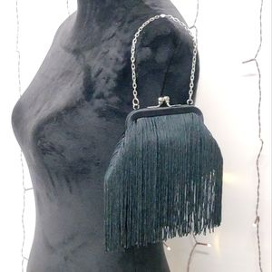 Tassel clutch